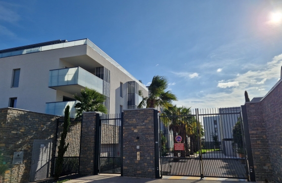 DANS RESIDENCE NEUVE